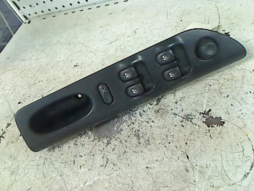 Interrupteur de lève-vitre avant gauche Renault LAGUNA 1 PHASE 2 (2000)